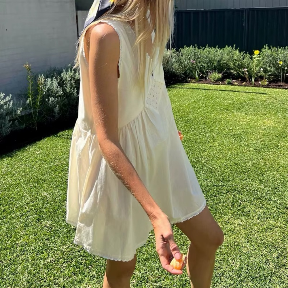 vintage inspired cotton mini dress in butter yellow Small - Picture 2 of 9